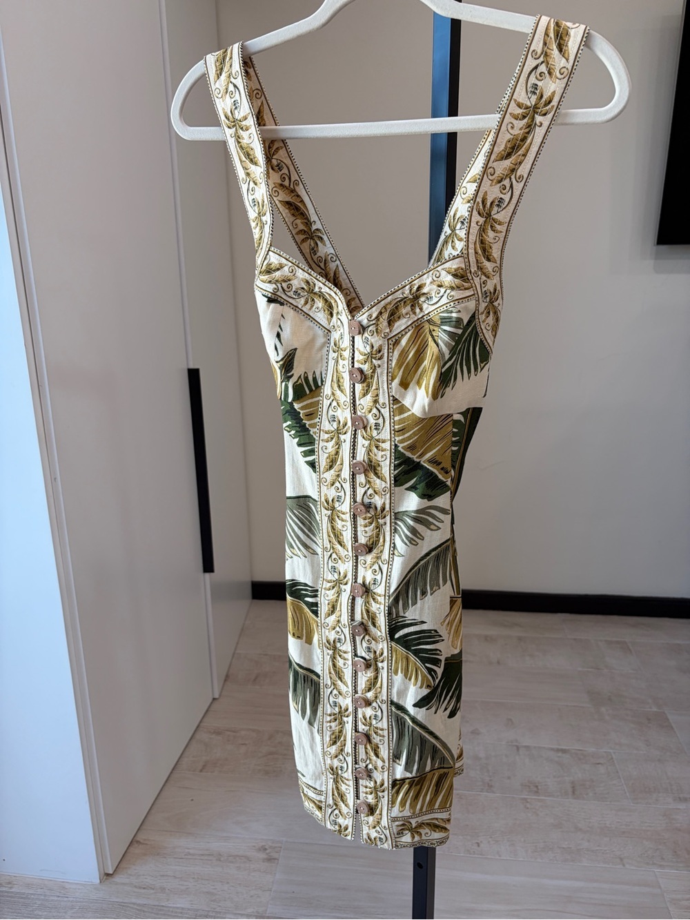 Farm Rio: Off-White Trancoso Buttoned Mini
Dress - Picture 10 of 11